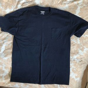 Gildan pocket t shirt